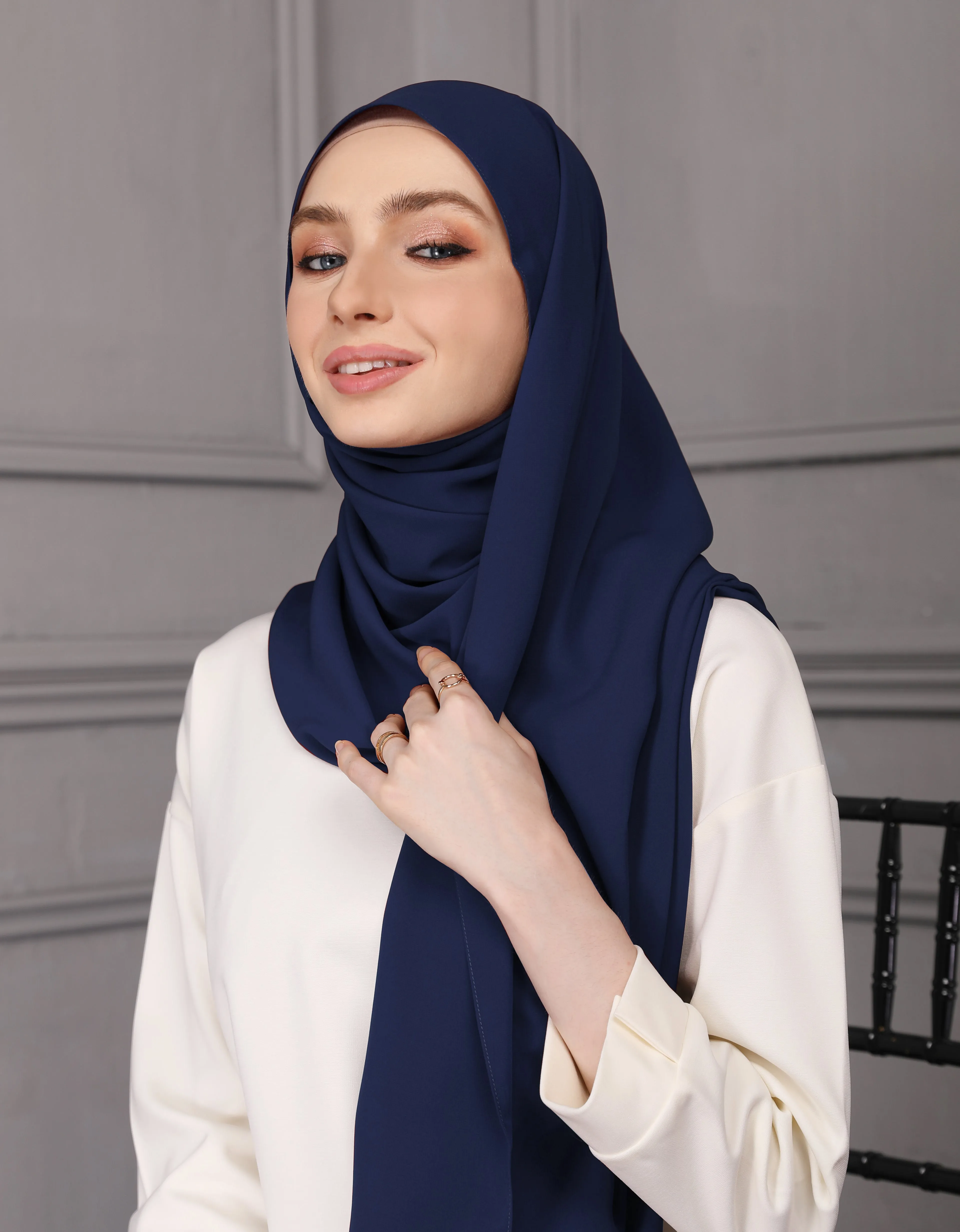 ASTEN SHAWL (NAVY BLUE)